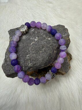 Purple Frosted Agate Stretch Bracelet w/ Ribbon & Paw 7.25" unstretched